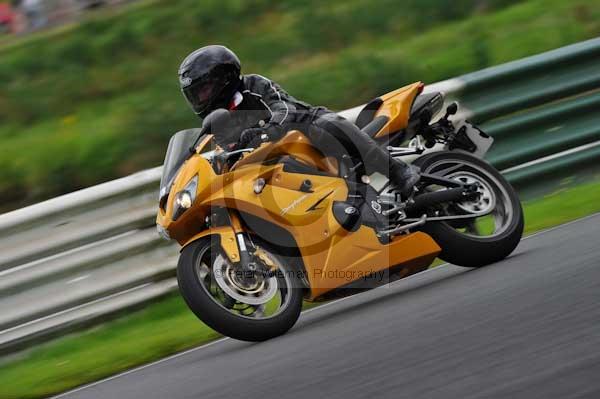 Mallory park Leicestershire;Mallory park photographs;Motorcycle action photographs;event digital images;eventdigitalimages;mallory park;no limits trackday;peter wileman photography;trackday;trackday digital images;trackday photos