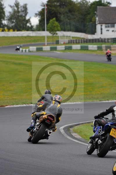 Mallory park Leicestershire;Mallory park photographs;Motorcycle action photographs;event digital images;eventdigitalimages;mallory park;no limits trackday;peter wileman photography;trackday;trackday digital images;trackday photos