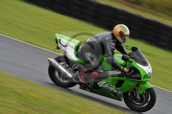 Mallory park Leicestershire;Mallory park photographs;Motorcycle action photographs;event digital images;eventdigitalimages;mallory park;no limits trackday;peter wileman photography;trackday;trackday digital images;trackday photos