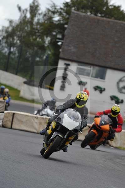 Mallory park Leicestershire;Mallory park photographs;Motorcycle action photographs;event digital images;eventdigitalimages;mallory park;no limits trackday;peter wileman photography;trackday;trackday digital images;trackday photos