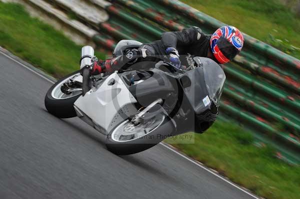 Mallory park Leicestershire;Mallory park photographs;Motorcycle action photographs;event digital images;eventdigitalimages;mallory park;no limits trackday;peter wileman photography;trackday;trackday digital images;trackday photos