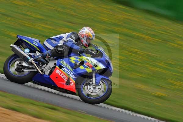 Mallory park Leicestershire;Mallory park photographs;Motorcycle action photographs;event digital images;eventdigitalimages;mallory park;no limits trackday;peter wileman photography;trackday;trackday digital images;trackday photos