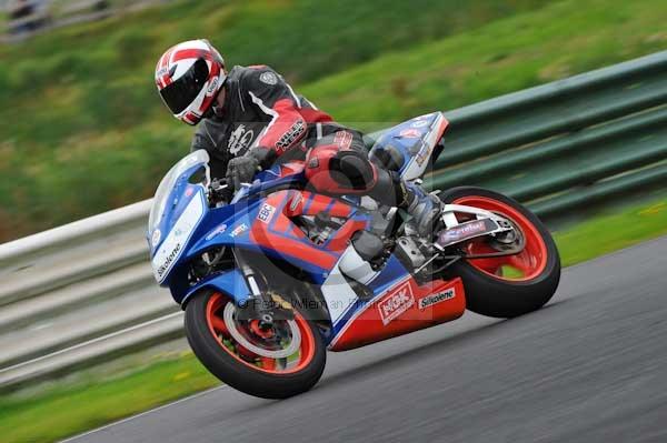 Mallory park Leicestershire;Mallory park photographs;Motorcycle action photographs;event digital images;eventdigitalimages;mallory park;no limits trackday;peter wileman photography;trackday;trackday digital images;trackday photos