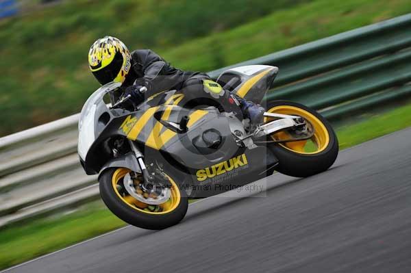 Mallory park Leicestershire;Mallory park photographs;Motorcycle action photographs;event digital images;eventdigitalimages;mallory park;no limits trackday;peter wileman photography;trackday;trackday digital images;trackday photos