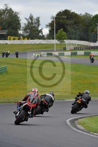 Mallory park Leicestershire;Mallory park photographs;Motorcycle action photographs;event digital images;eventdigitalimages;mallory park;no limits trackday;peter wileman photography;trackday;trackday digital images;trackday photos