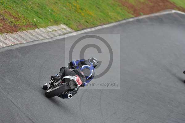 Mallory park Leicestershire;Mallory park photographs;Motorcycle action photographs;event digital images;eventdigitalimages;mallory park;no limits trackday;peter wileman photography;trackday;trackday digital images;trackday photos