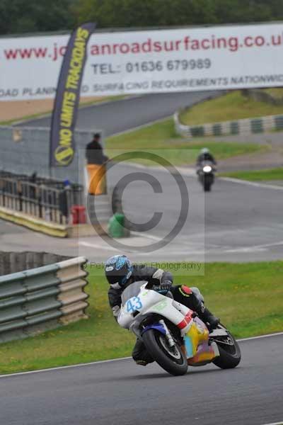 Mallory park Leicestershire;Mallory park photographs;Motorcycle action photographs;event digital images;eventdigitalimages;mallory park;no limits trackday;peter wileman photography;trackday;trackday digital images;trackday photos