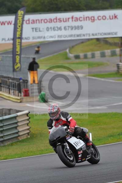 Mallory park Leicestershire;Mallory park photographs;Motorcycle action photographs;event digital images;eventdigitalimages;mallory park;no limits trackday;peter wileman photography;trackday;trackday digital images;trackday photos