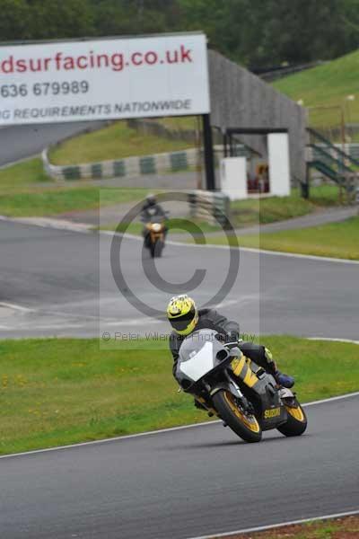 Mallory park Leicestershire;Mallory park photographs;Motorcycle action photographs;event digital images;eventdigitalimages;mallory park;no limits trackday;peter wileman photography;trackday;trackday digital images;trackday photos