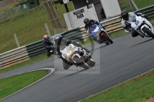 Mallory park Leicestershire;Mallory park photographs;Motorcycle action photographs;event digital images;eventdigitalimages;mallory park;no limits trackday;peter wileman photography;trackday;trackday digital images;trackday photos