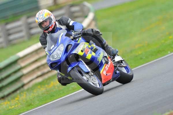 Mallory park Leicestershire;Mallory park photographs;Motorcycle action photographs;event digital images;eventdigitalimages;mallory park;no limits trackday;peter wileman photography;trackday;trackday digital images;trackday photos