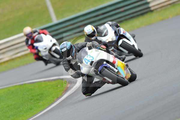 Mallory park Leicestershire;Mallory park photographs;Motorcycle action photographs;event digital images;eventdigitalimages;mallory park;no limits trackday;peter wileman photography;trackday;trackday digital images;trackday photos