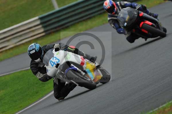Mallory park Leicestershire;Mallory park photographs;Motorcycle action photographs;event digital images;eventdigitalimages;mallory park;no limits trackday;peter wileman photography;trackday;trackday digital images;trackday photos