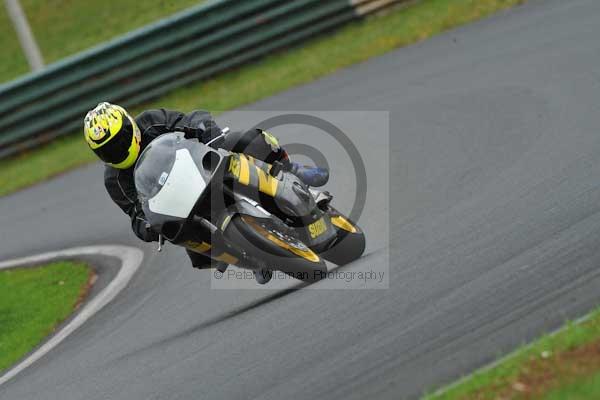Mallory park Leicestershire;Mallory park photographs;Motorcycle action photographs;event digital images;eventdigitalimages;mallory park;no limits trackday;peter wileman photography;trackday;trackday digital images;trackday photos