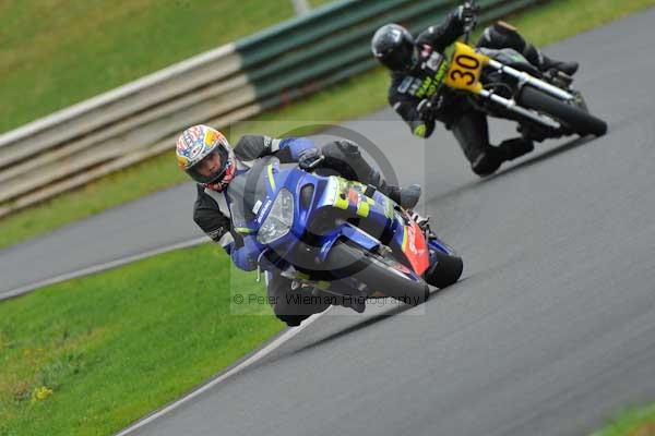 Mallory park Leicestershire;Mallory park photographs;Motorcycle action photographs;event digital images;eventdigitalimages;mallory park;no limits trackday;peter wileman photography;trackday;trackday digital images;trackday photos