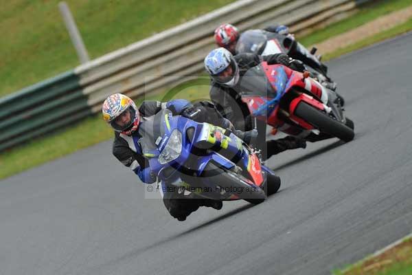 Mallory park Leicestershire;Mallory park photographs;Motorcycle action photographs;event digital images;eventdigitalimages;mallory park;no limits trackday;peter wileman photography;trackday;trackday digital images;trackday photos