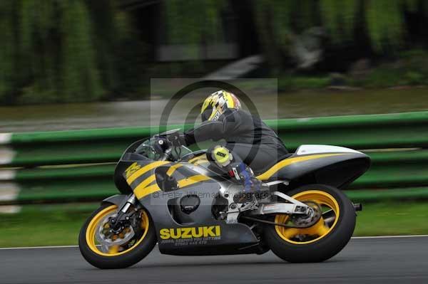 Mallory park Leicestershire;Mallory park photographs;Motorcycle action photographs;event digital images;eventdigitalimages;mallory park;no limits trackday;peter wileman photography;trackday;trackday digital images;trackday photos