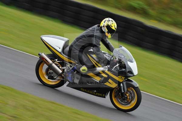 Mallory park Leicestershire;Mallory park photographs;Motorcycle action photographs;event digital images;eventdigitalimages;mallory park;no limits trackday;peter wileman photography;trackday;trackday digital images;trackday photos