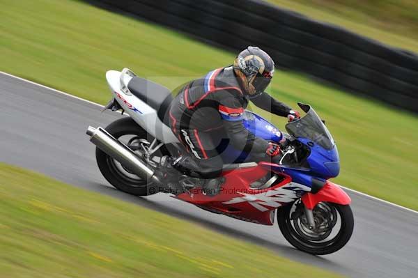 Mallory park Leicestershire;Mallory park photographs;Motorcycle action photographs;event digital images;eventdigitalimages;mallory park;no limits trackday;peter wileman photography;trackday;trackday digital images;trackday photos