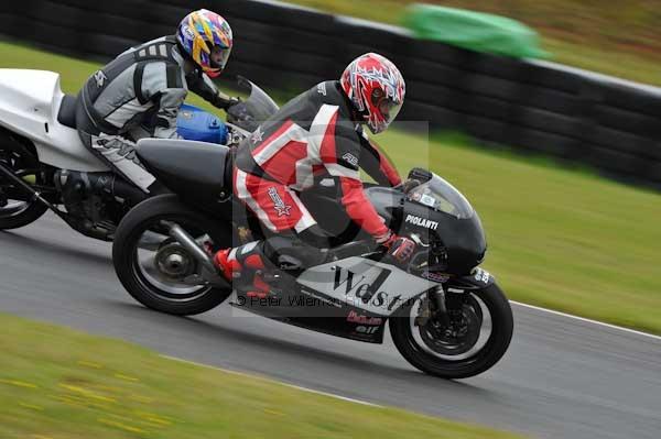 Mallory park Leicestershire;Mallory park photographs;Motorcycle action photographs;event digital images;eventdigitalimages;mallory park;no limits trackday;peter wileman photography;trackday;trackday digital images;trackday photos