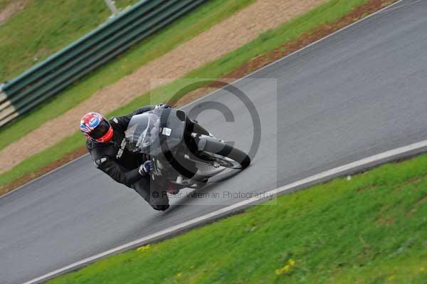 Mallory park Leicestershire;Mallory park photographs;Motorcycle action photographs;event digital images;eventdigitalimages;mallory park;no limits trackday;peter wileman photography;trackday;trackday digital images;trackday photos