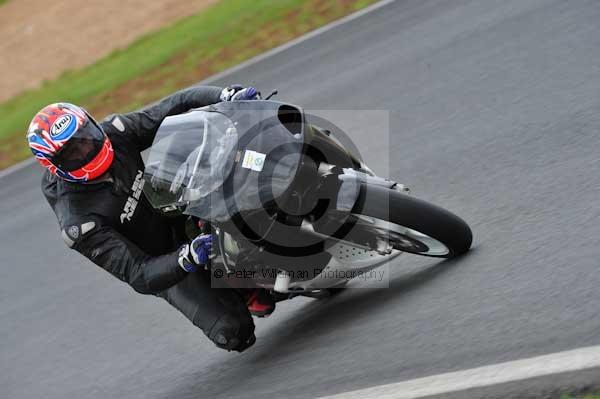 Mallory park Leicestershire;Mallory park photographs;Motorcycle action photographs;event digital images;eventdigitalimages;mallory park;no limits trackday;peter wileman photography;trackday;trackday digital images;trackday photos