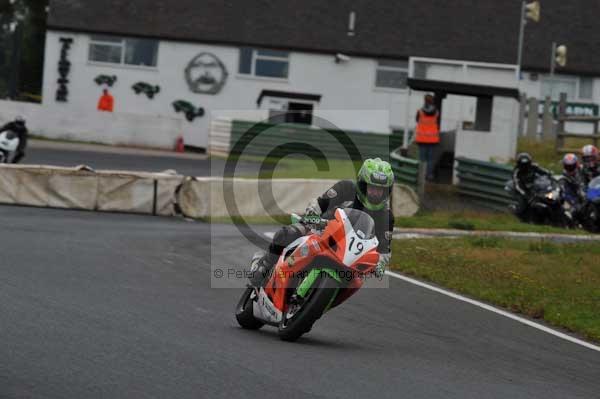 Mallory park Leicestershire;Mallory park photographs;Motorcycle action photographs;event digital images;eventdigitalimages;mallory park;no limits trackday;peter wileman photography;trackday;trackday digital images;trackday photos