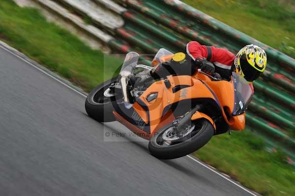 Mallory park Leicestershire;Mallory park photographs;Motorcycle action photographs;event digital images;eventdigitalimages;mallory park;no limits trackday;peter wileman photography;trackday;trackday digital images;trackday photos