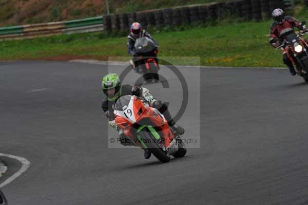Mallory park Leicestershire;Mallory park photographs;Motorcycle action photographs;event digital images;eventdigitalimages;mallory park;no limits trackday;peter wileman photography;trackday;trackday digital images;trackday photos