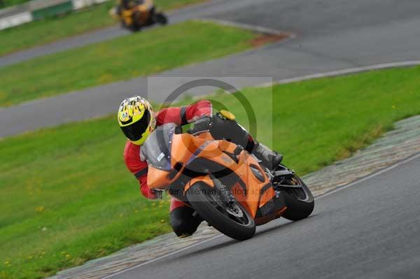 Mallory park Leicestershire;Mallory park photographs;Motorcycle action photographs;event digital images;eventdigitalimages;mallory park;no limits trackday;peter wileman photography;trackday;trackday digital images;trackday photos