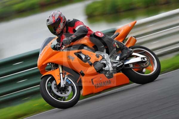 Mallory park Leicestershire;Mallory park photographs;Motorcycle action photographs;event digital images;eventdigitalimages;mallory park;no limits trackday;peter wileman photography;trackday;trackday digital images;trackday photos