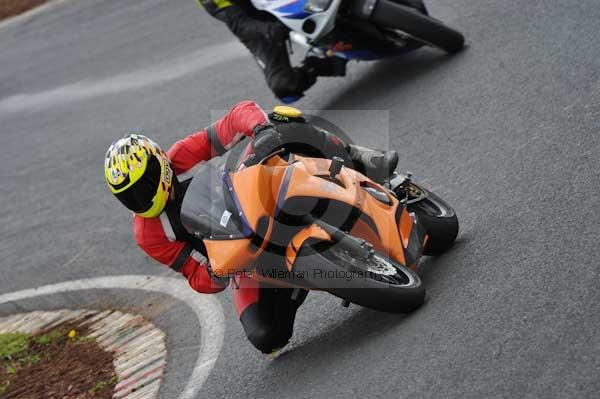Mallory park Leicestershire;Mallory park photographs;Motorcycle action photographs;event digital images;eventdigitalimages;mallory park;no limits trackday;peter wileman photography;trackday;trackday digital images;trackday photos