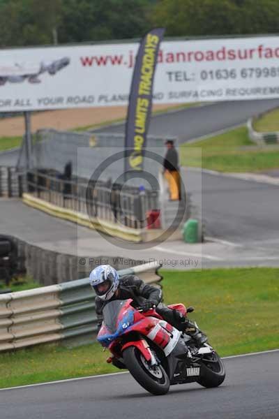 Mallory park Leicestershire;Mallory park photographs;Motorcycle action photographs;event digital images;eventdigitalimages;mallory park;no limits trackday;peter wileman photography;trackday;trackday digital images;trackday photos