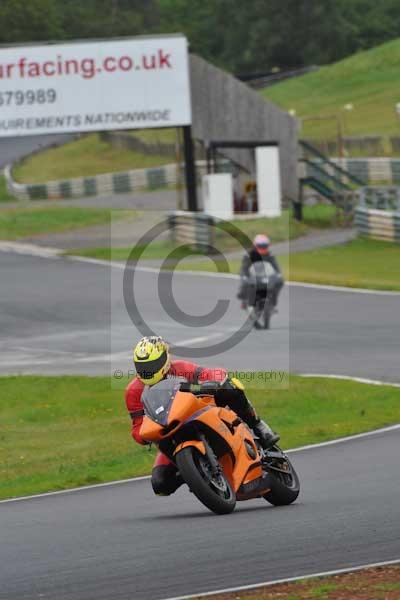 Mallory park Leicestershire;Mallory park photographs;Motorcycle action photographs;event digital images;eventdigitalimages;mallory park;no limits trackday;peter wileman photography;trackday;trackday digital images;trackday photos