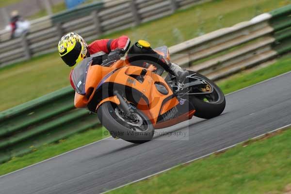 Mallory park Leicestershire;Mallory park photographs;Motorcycle action photographs;event digital images;eventdigitalimages;mallory park;no limits trackday;peter wileman photography;trackday;trackday digital images;trackday photos