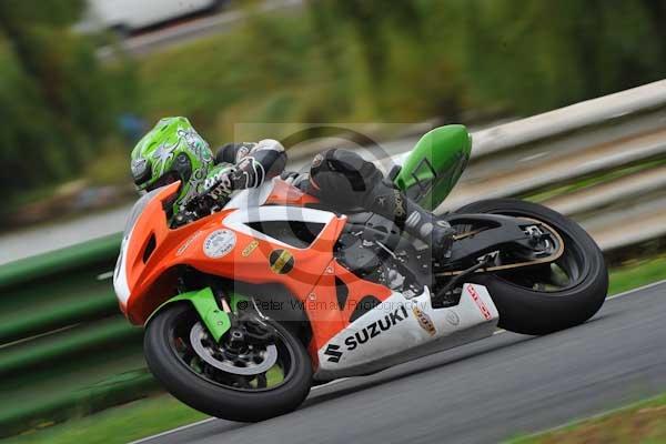Mallory park Leicestershire;Mallory park photographs;Motorcycle action photographs;event digital images;eventdigitalimages;mallory park;no limits trackday;peter wileman photography;trackday;trackday digital images;trackday photos