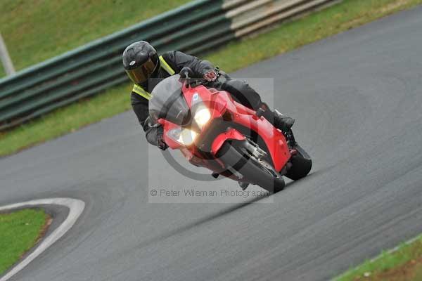 Mallory park Leicestershire;Mallory park photographs;Motorcycle action photographs;event digital images;eventdigitalimages;mallory park;no limits trackday;peter wileman photography;trackday;trackday digital images;trackday photos