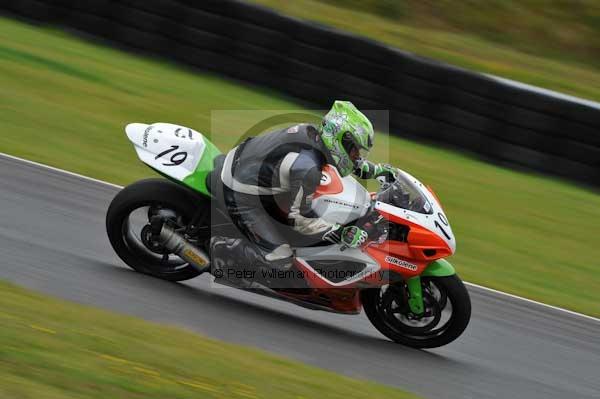 Mallory park Leicestershire;Mallory park photographs;Motorcycle action photographs;event digital images;eventdigitalimages;mallory park;no limits trackday;peter wileman photography;trackday;trackday digital images;trackday photos