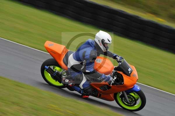 Mallory park Leicestershire;Mallory park photographs;Motorcycle action photographs;event digital images;eventdigitalimages;mallory park;no limits trackday;peter wileman photography;trackday;trackday digital images;trackday photos