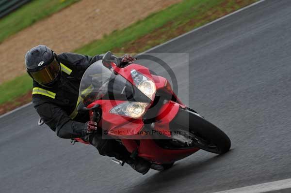 Mallory park Leicestershire;Mallory park photographs;Motorcycle action photographs;event digital images;eventdigitalimages;mallory park;no limits trackday;peter wileman photography;trackday;trackday digital images;trackday photos