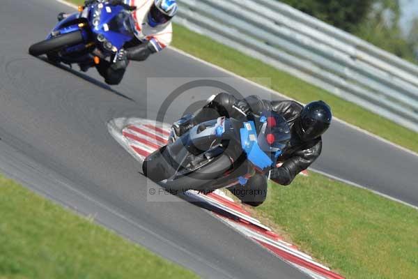 Motorcycle action photographs;Trackday digital images;event digital images;eventdigitalimages;no limits trackday;peter wileman photography;snetterton;snetterton circuit norfolk;snetterton photographs;trackday;trackday photos