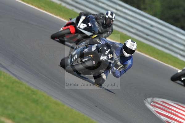 Motorcycle action photographs;Trackday digital images;event digital images;eventdigitalimages;no limits trackday;peter wileman photography;snetterton;snetterton circuit norfolk;snetterton photographs;trackday;trackday photos