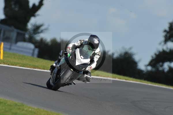 Motorcycle action photographs;Trackday digital images;event digital images;eventdigitalimages;no limits trackday;peter wileman photography;snetterton;snetterton circuit norfolk;snetterton photographs;trackday;trackday photos