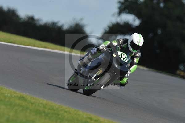 Motorcycle action photographs;Trackday digital images;event digital images;eventdigitalimages;no limits trackday;peter wileman photography;snetterton;snetterton circuit norfolk;snetterton photographs;trackday;trackday photos
