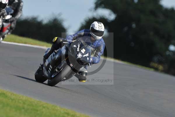 Motorcycle action photographs;Trackday digital images;event digital images;eventdigitalimages;no limits trackday;peter wileman photography;snetterton;snetterton circuit norfolk;snetterton photographs;trackday;trackday photos