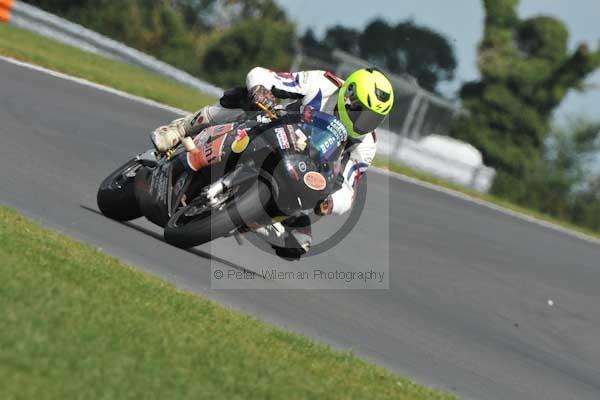 Motorcycle action photographs;Trackday digital images;event digital images;eventdigitalimages;no limits trackday;peter wileman photography;snetterton;snetterton circuit norfolk;snetterton photographs;trackday;trackday photos