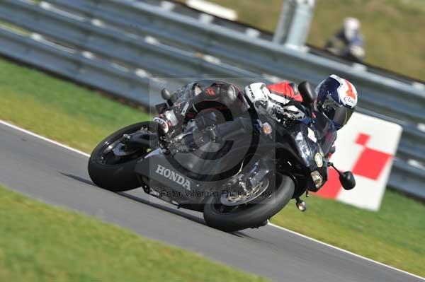 Motorcycle action photographs;Trackday digital images;event digital images;eventdigitalimages;no limits trackday;peter wileman photography;snetterton;snetterton circuit norfolk;snetterton photographs;trackday;trackday photos
