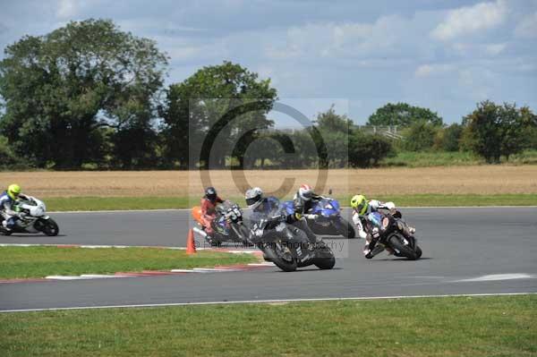 Motorcycle action photographs;Trackday digital images;event digital images;eventdigitalimages;no limits trackday;peter wileman photography;snetterton;snetterton circuit norfolk;snetterton photographs;trackday;trackday photos