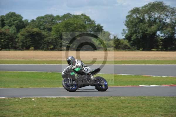Motorcycle action photographs;Trackday digital images;event digital images;eventdigitalimages;no limits trackday;peter wileman photography;snetterton;snetterton circuit norfolk;snetterton photographs;trackday;trackday photos