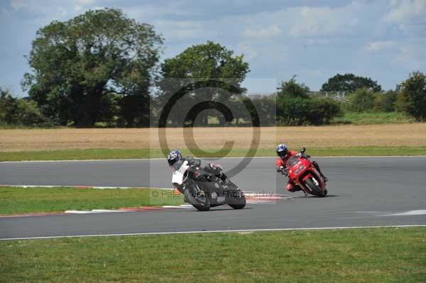 Motorcycle action photographs;Trackday digital images;event digital images;eventdigitalimages;no limits trackday;peter wileman photography;snetterton;snetterton circuit norfolk;snetterton photographs;trackday;trackday photos